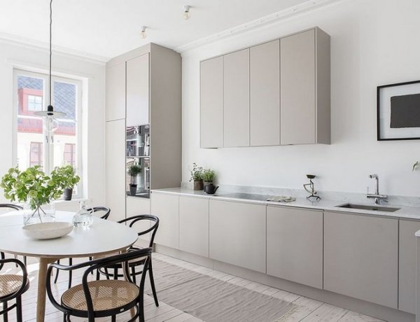 Which of the object that makes this place stunning? and why?